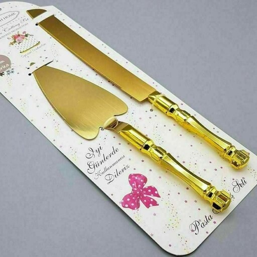 کارد و کیک طلایی